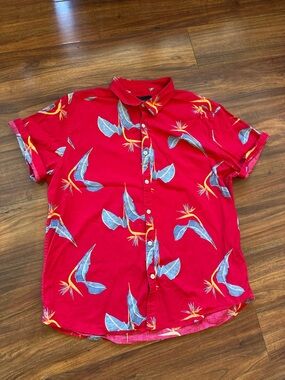 No Boundaries Red Tropical Bird Print Short-Sleeve Button-Up Shirt